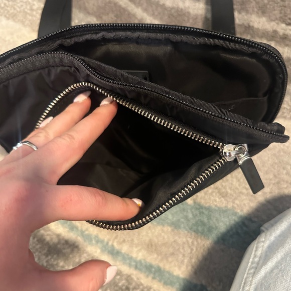 LULULEMON CURVED LINES CROSSBODY BAG - Picture 4 of 6